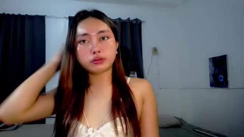 Luna online show from May 6, 7:07 pm