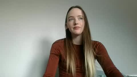 lunapixie2020 online show from September 18, 7:12 pm