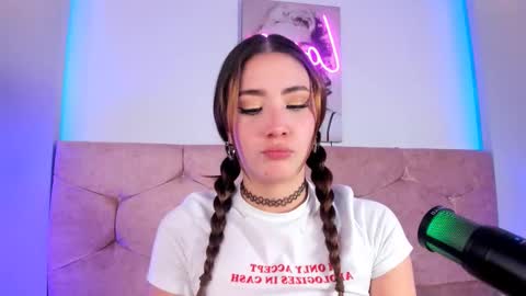 Luna  online show from February 20, 6:57 pm