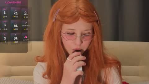 Snapshot of lunar_x chatting on October 18, 7:04 pm lunar_x online show from October 18, 7:04 pm