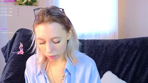 Snapshot of lunariabliss chatting on September 20, 2:37 pm Kelly online show from September 20, 2:37 pm