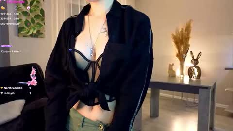 Snapshot of lunariabliss chatting on September 17, 6:28 pm Kelly online show from September 17, 6:28 pm