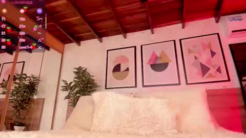 Luna Ruso  online show from February 12, 8:10 pm