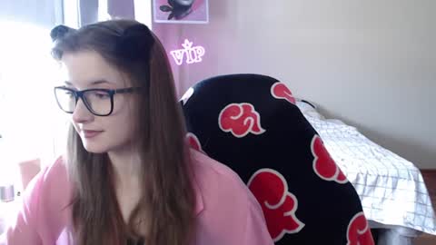 LunaXcherry online show from June 14, 11:10 am