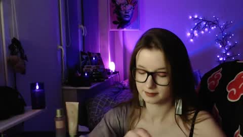 LunaXcherry online show from April 29, 6:35 pm