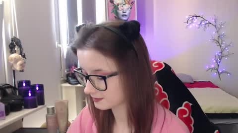 LunaXcherry online show from May 2, 11:35 am