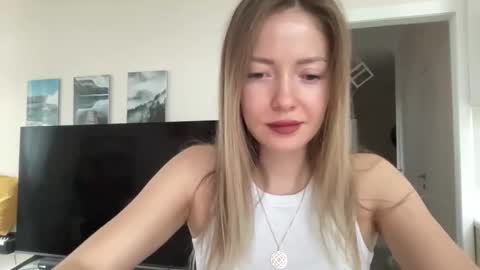 lusiluv online show from October 13, 10:51 am