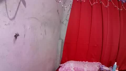 Flora Mae online show from November 28, 3:48 pm