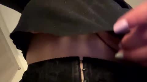 lustytits85 online show from December 1, 9:13 am