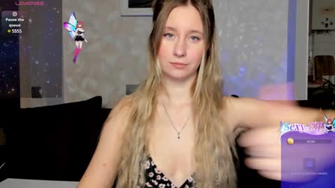 Snapshot of lusyagreenberg chatting on December 8, 7:43 pm LusyaGreenberg online show from December 8, 7:43 pm