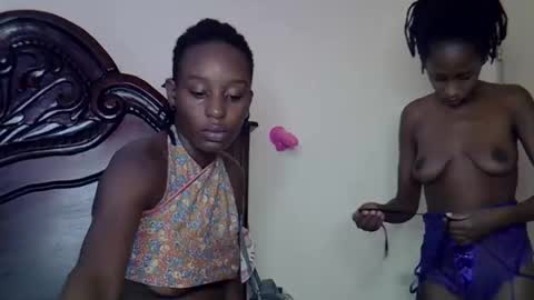 lutino_lovebirds online show from March 17, 9:02 am