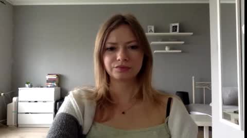 Snapshot of lux_millie chatting on September 22, 2:48 pm Millie online show from September 22, 2:48 pm