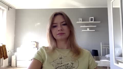 Snapshot of lux_millie chatting on September 25, 8:02 am Millie online show from September 25, 8:02 am