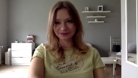 Snapshot of lux_millie chatting on October 11, 2:09 pm Millie online show from October 11, 2:09 pm