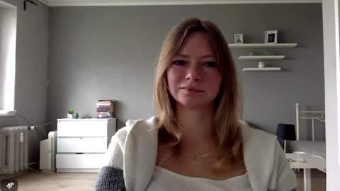 Snapshot of lux_millie chatting on September 17, 7:17 am Millie online show from September 17, 7:17 am