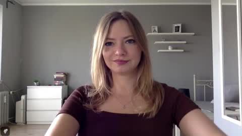 Snapshot of lux_millie chatting on October 3, 1:49 pm Millie online show from October 3, 1:49 pm