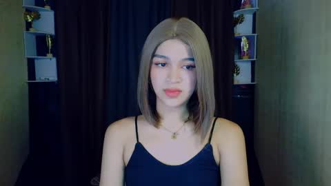 queen lux online show from May 5, 2:58 am