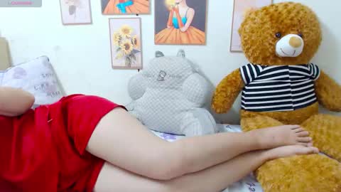Snapshot of ly_ly2005 chatting on September 27, 7:48 am im mai online show from September 27, 7:48 am