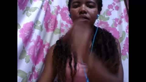 Snapshot of lydialarin chatting on October 14, 4:09 pm Lydiah online show from October 14, 4:09 pm