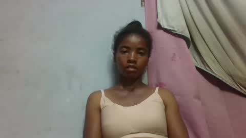 lydie856696 online show from April 20, 6:44 pm