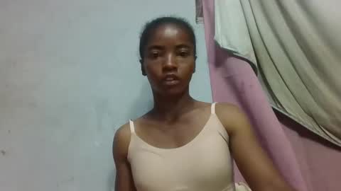 lydie856696 online show from April 21, 2:51 am