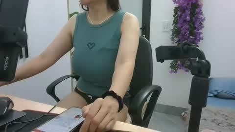 lyli_99 online show from October 4, 10:03 pm