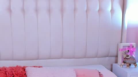 Lyn online show from December 17, 11:25 am