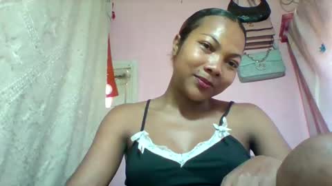 lyndah19 online show from March 16, 7:12 am