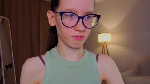 Sara online show from March 10, 5:06 pm