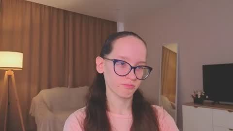 Sara online show from June 10, 4:27 pm