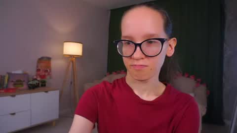 Sara online show from August 1, 4:31 pm