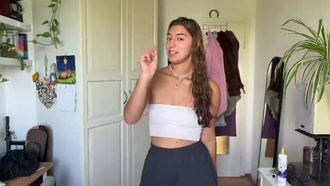  LYNN  online show from May 3, 7:23 am