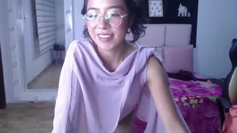 lynn_turner_ online show from February 8, 8:12 pm