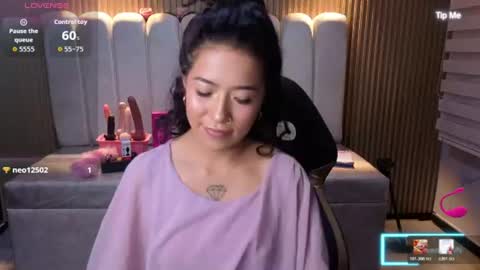 lynn_turner_ online show from August 6, 4:58 pm