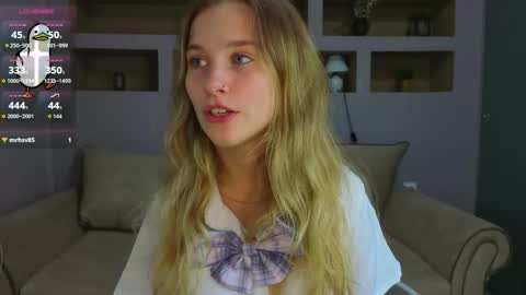 Lynn online show from October 25, 2:25 pm