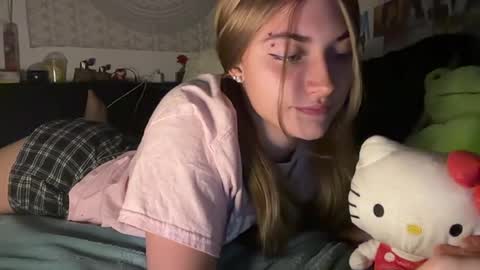 lynnxadams online show from July 26, 2:41 am