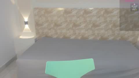 lyrafrost1 online show from November 7, 11:05 am