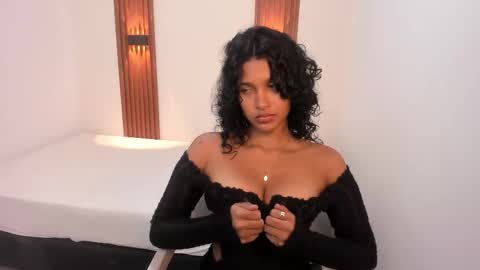 lyrafrost5 online show from January 8, 8:46 pm