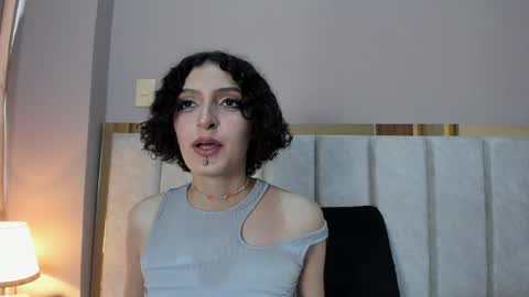 Lyravendrell online show from April 30, 9:08 pm