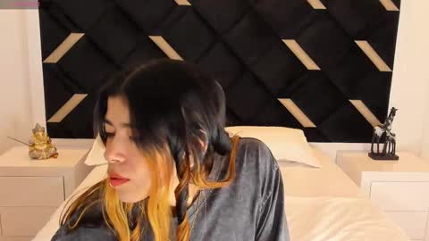 Snapshot of lyxi_ chatting on October 10, 11:59 am Lyxi online show from October 10, 11:59 am