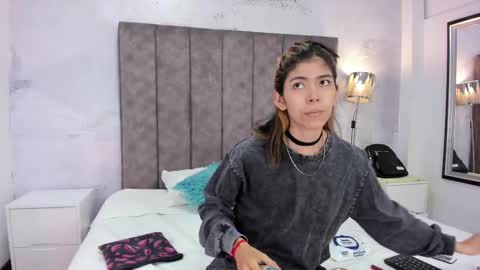 Snapshot of lyxi_ chatting on February 9, 11:36 am Lyxi online show from February 9, 11:36 am