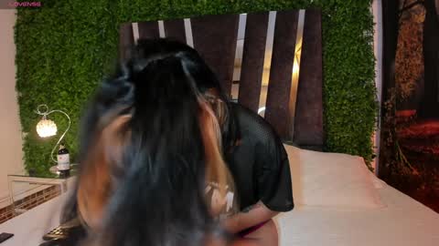 Snapshot of lyxi_ chatting on January 10, 11:43 am Lyxi online show from January 10, 11:43 am