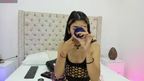 Snapshot of lyxi_ chatting on March 3, 11:36 am Lyxi online show from March 3, 11:36 am