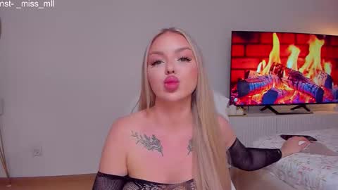 Mary online show from March 11, 11:51 pm