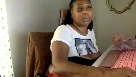 madam_glam online show from July 10, 6:30 pm