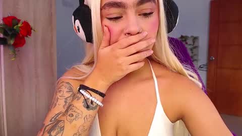 maddiie and clyde online show from October 6, 5:40 pm