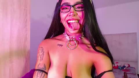 maddiie and clyde online show from September 20, 4:00 am