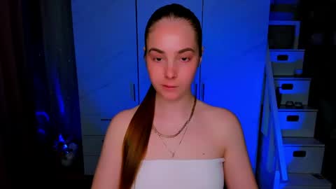 maddy_gate online show from May 3, 1:25 pm