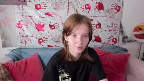 madelaines online show from October 25, 9:06 am