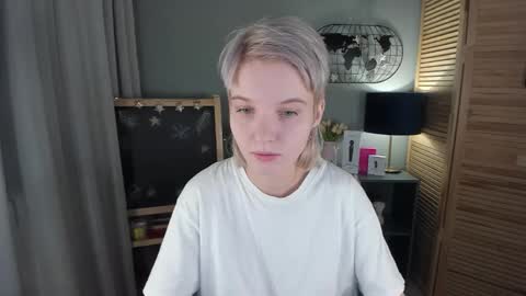 madelaines online show from January 14, 10:53 am